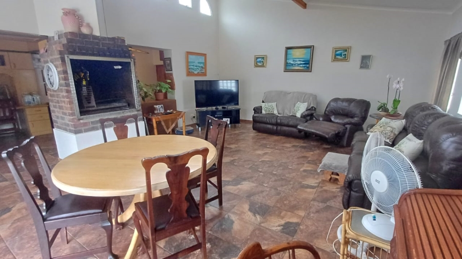 5 Bedroom Property for Sale in Vanes Estate Eastern Cape